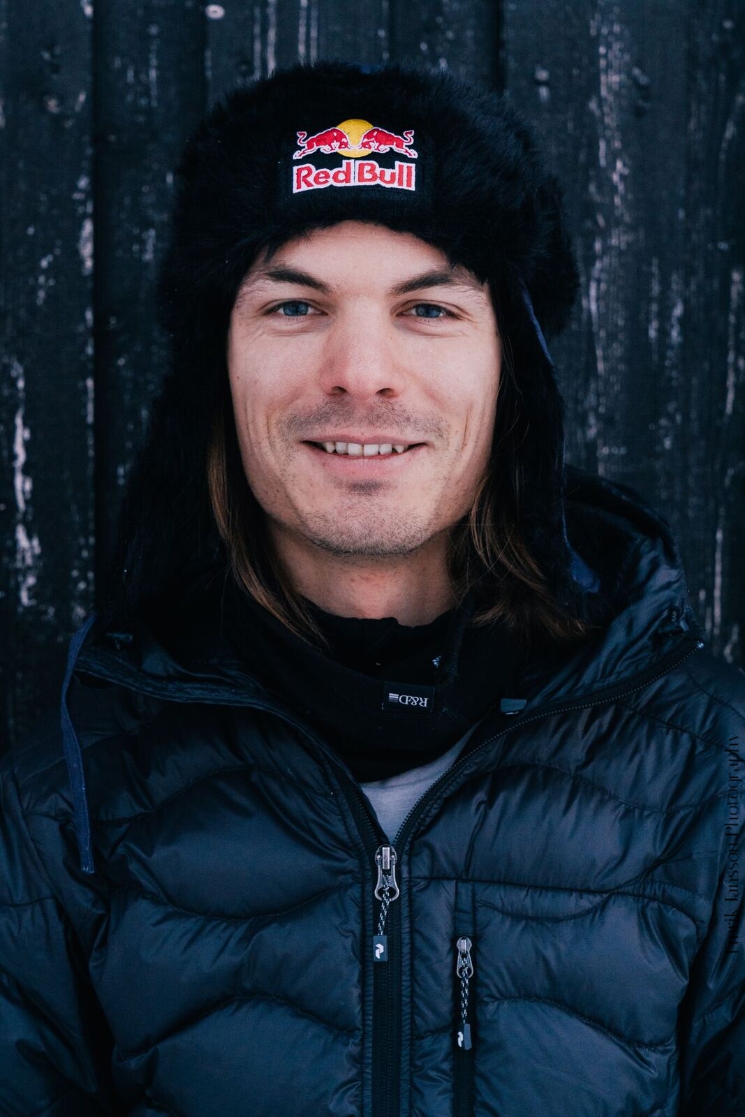  The smooth riding of Turdell hasn't gone by unnoticed by the followers of the Freeride World Tour. Even before he was allowed to enter the big competitions, his riding was turning heads.  As a virtual novice some friends signed him up for the Scandi